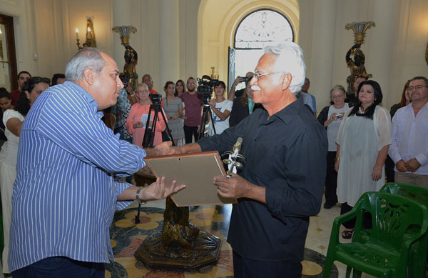 Otorgan Premio de Patrimonio Cultural 2018 al arquitecto Omar López. Foto: Juan Carlos Borjas, Cubarte. Otorgan Premio de Patrimonio Cultural 2018 al arquitecto Omar López
